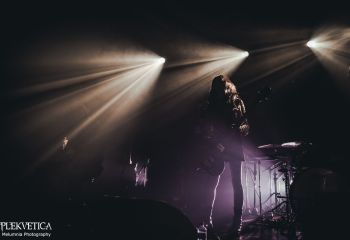 Mono - Photo by Melumnia Photography