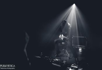 Mono - Photo by Melumnia Photography