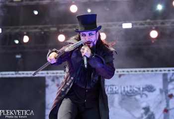 Silver Dust - Photo by Kevin