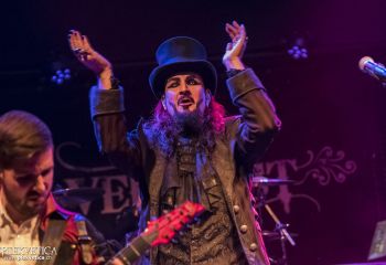 Silver Dust - Photo by Dänu