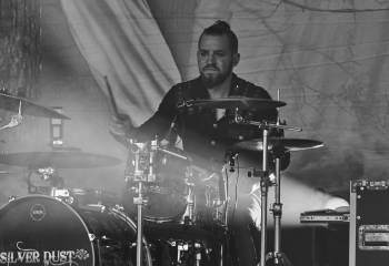 silver-dust-rock-the-lakes-a7405791