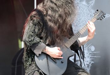 Sulphur Aeon - Photo By Peti