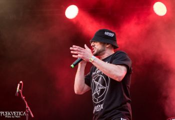 Swiss & Die Andern - Photo by Marc