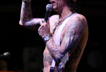 The Darkness - Photo by Pat