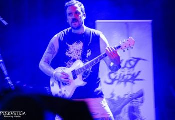 Trust the Shark-photo by Michel Varrin