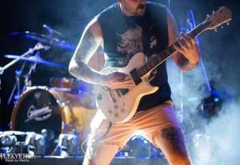 Trust the Shark-photo by Michel Varrin