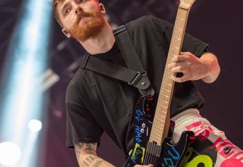 While She Sleeps - Photo by Dänu