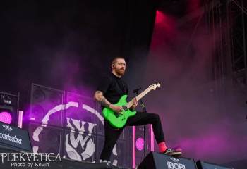 while-she-sleeps-a7509653