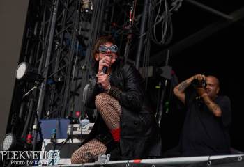 while-she-sleeps-a7509658