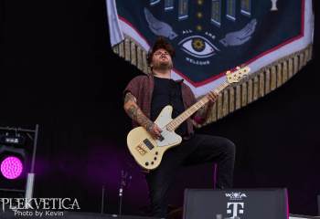 while-she-sleeps-a7509661