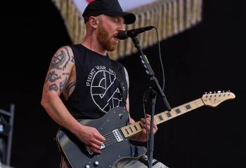 while-she-sleeps-a7509671