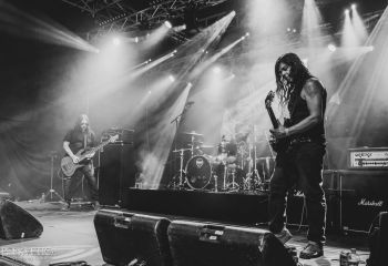 Yawing Man - Photo by Roli