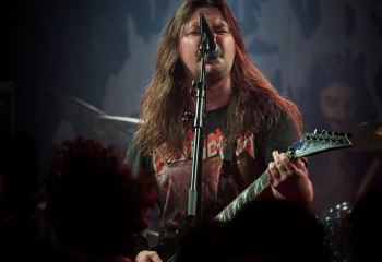 200 Stab Wounds - Photo By Peti