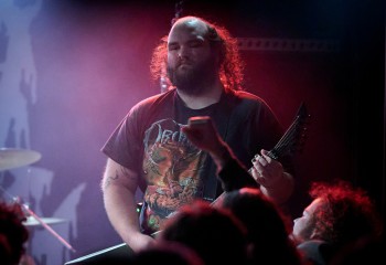 200 Stab Wounds - Photo By Peti