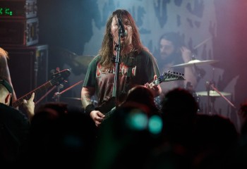 200 Stab Wounds - Photo By Peti