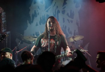 200 Stab Wounds - Photo By Peti