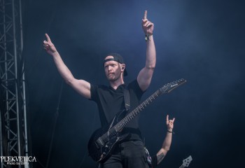 Bloodred Hourglass - Photo by Dänu