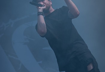 Bloodred Hourglass - Photo by Dänu