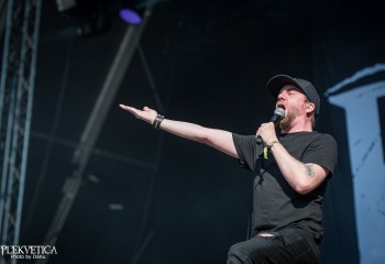 Bloodred Hourglass - Photo by Dänu