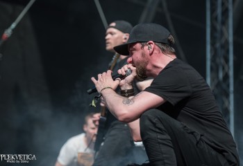 Bloodred Hourglass - Photo by Dänu