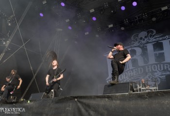 Bloodred Hourglass - Photo by Dänu