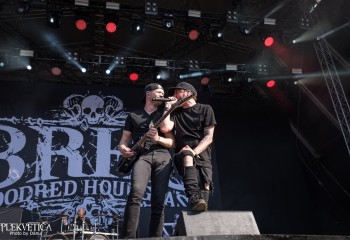 Bloodred Hourglass - Photo by Dänu