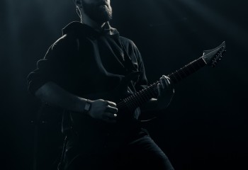 Crimson Pride - Photo by Miky