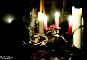 Curse all Kings - Photo by Natalie