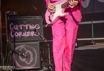 Cutting Corners - Photo by Dänu