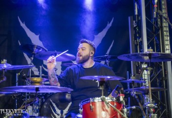 Defects - Photo by Roli