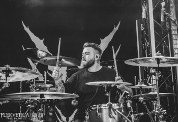 Defects - Photo by Roli