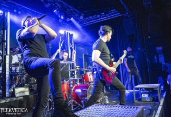 Defects - Photo by Roli