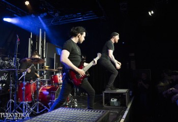 Defects - Photo by Roli