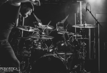 Defects - Photo by Roli