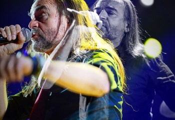 Dirty Shirt - Photo By Peti