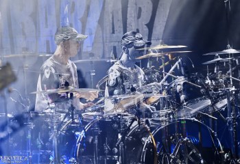 FLOW - Photo By Peti