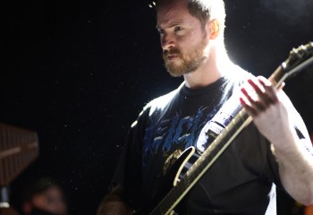 Headbussa - Photo By Peti