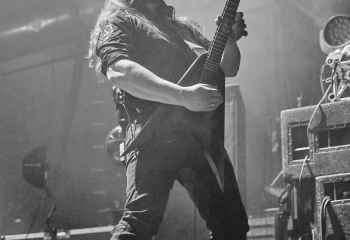 HIRAES - Photo By Peti