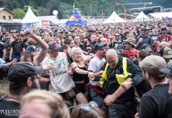 Kraftklub - Photo by Marc