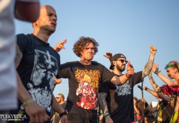 Dehumanizing Itatrain Worship - Photo by Natalie