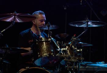 infected-rain-zuerich-7r501497