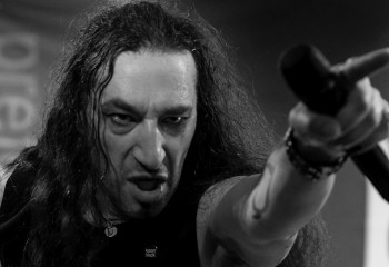 Kissin Black - Photo by Pat