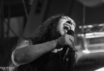 Kissin Black - Photo by Pat