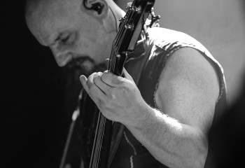 Kissin Black - Photo by Pat