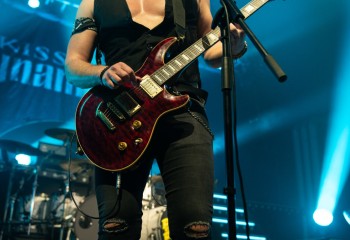 Kissing Dynamite-photo by Michel Varrin