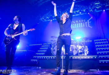 Kissing Dynamite-photo by Michel Varrin