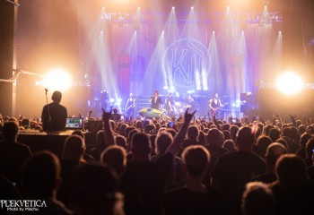 Kissing Dynamite-photo by Michel Varrin