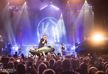 Kissing Dynamite-photo by Michel Varrin