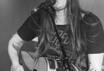 Mia Karlson - Photo by Pat