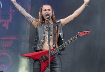 PALEFACE SWISS - Photo By Peti